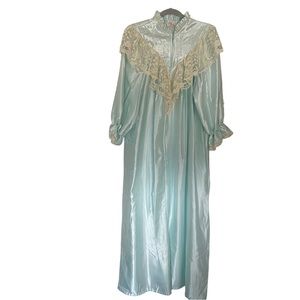 Vintage Llise Stevens satin robe size L